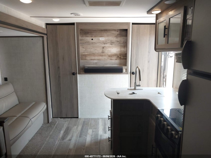 2022 GULFSTREAM CONQUEST 29' BUMPER PULL TRAVEL TRAILER auction photo 5