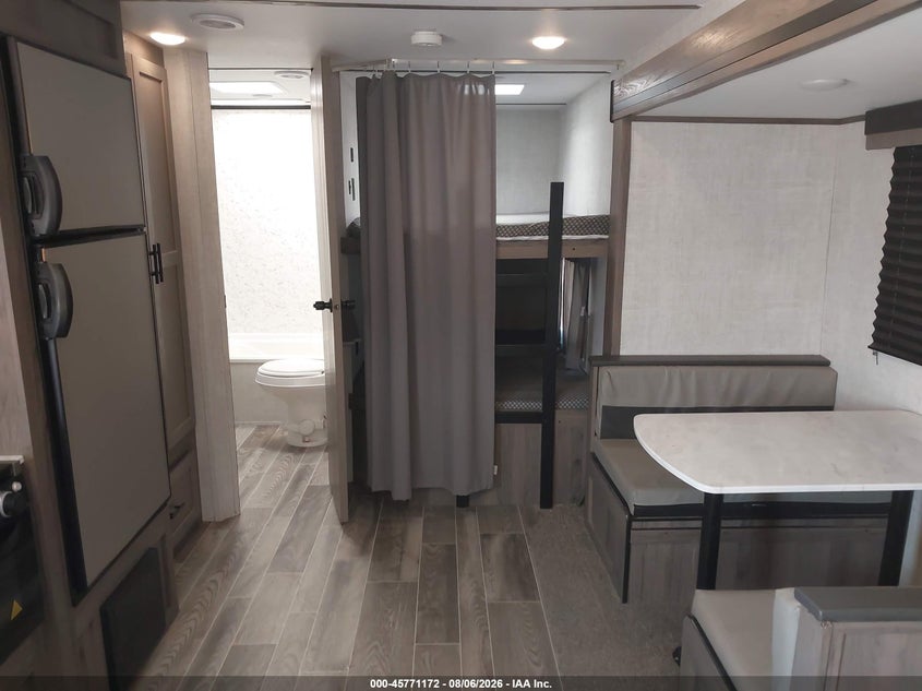 2022 GULFSTREAM CONQUEST 29' BUMPER PULL TRAVEL TRAILER auction photo 8