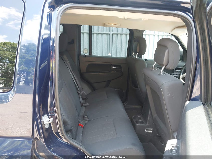2012 JEEP LIBERTY auction photo 8