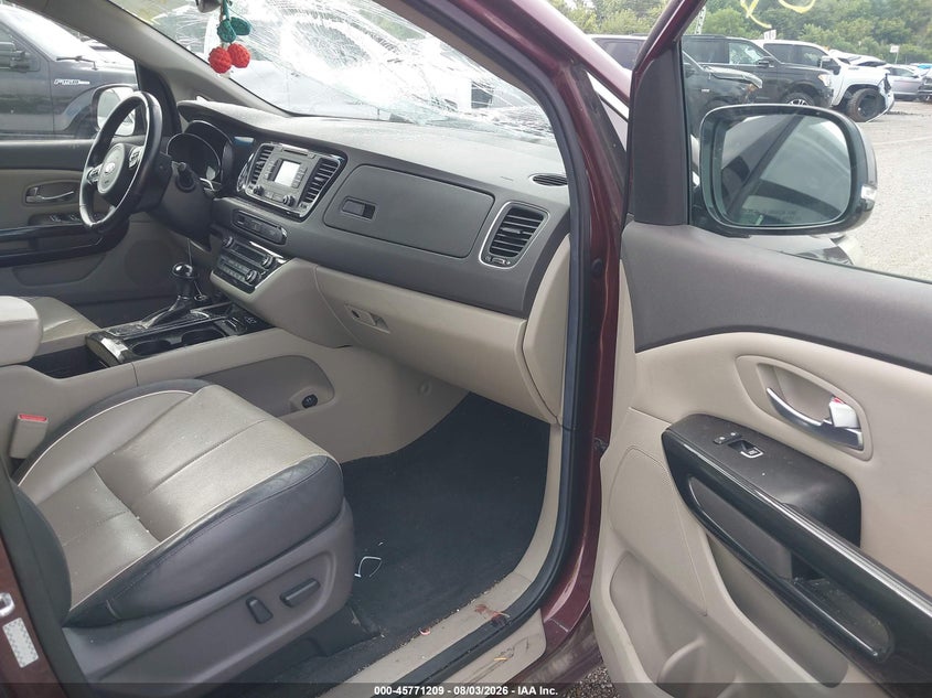 2015 KIA SEDONA auction photo 5