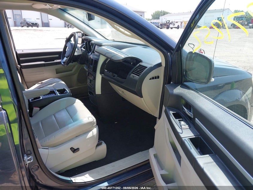 2008 DODGE GRAND CARAVAN auction photo 5