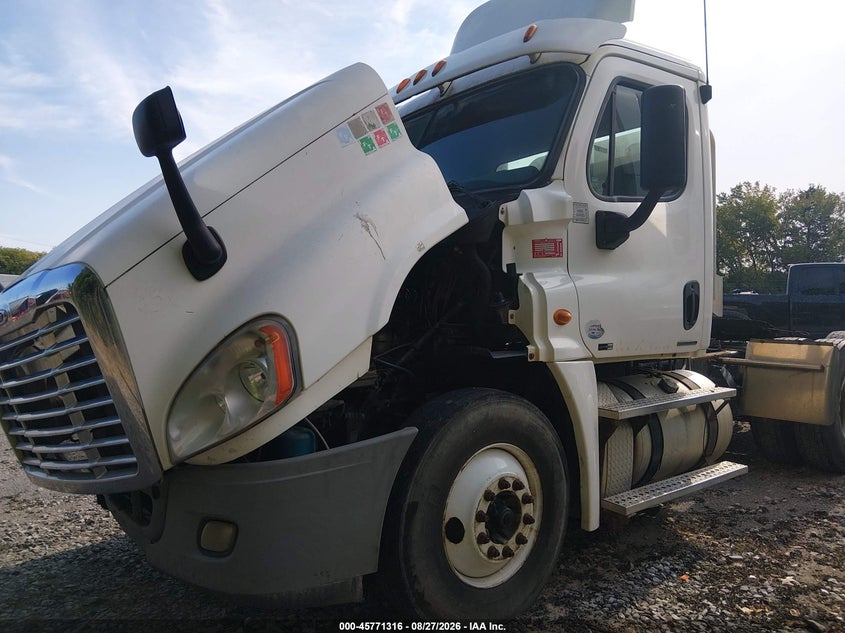 2011 FREIGHTLINER CASCADIA 125 auction photo 2