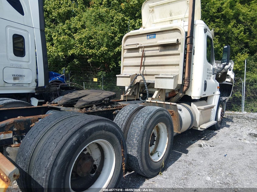 2011 FREIGHTLINER CASCADIA 125 auction photo 4