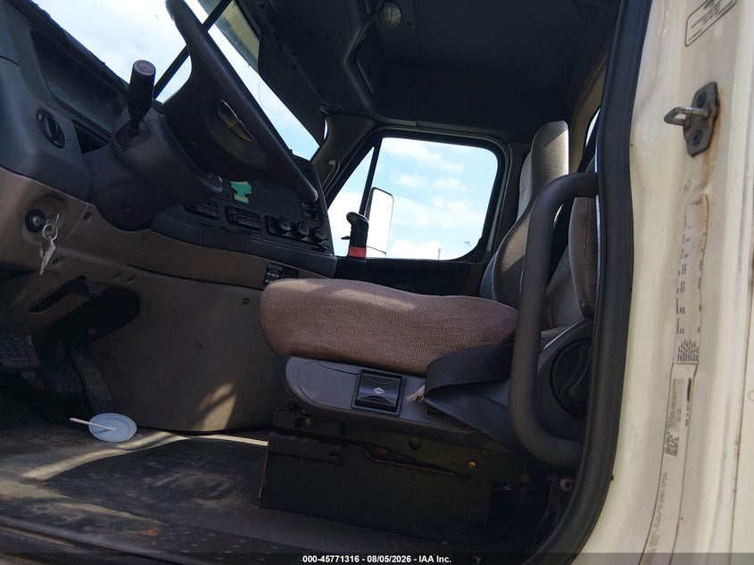 2011 FREIGHTLINER CASCADIA 125 auction photo 7
