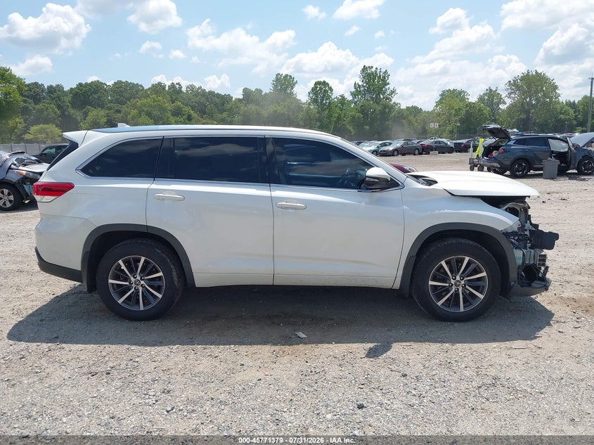 TOYOTA HIGHLANDER - zdjęcie 14