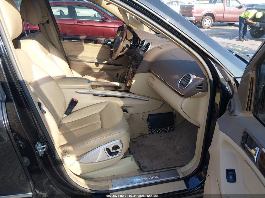 2011 MERCEDES-BENZ GL 550 auction photo 5