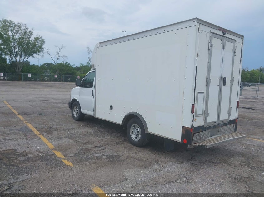 2019 CHEVROLET EXPRESS CUTAWAY 4500 auction photo 3