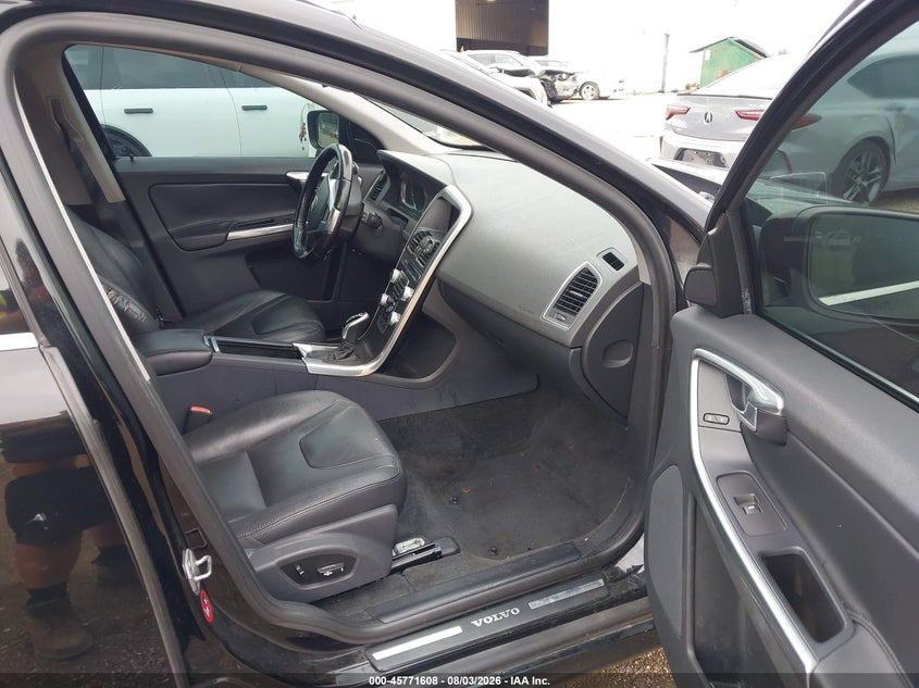 VOLVO XC60 - zdjęcie 5