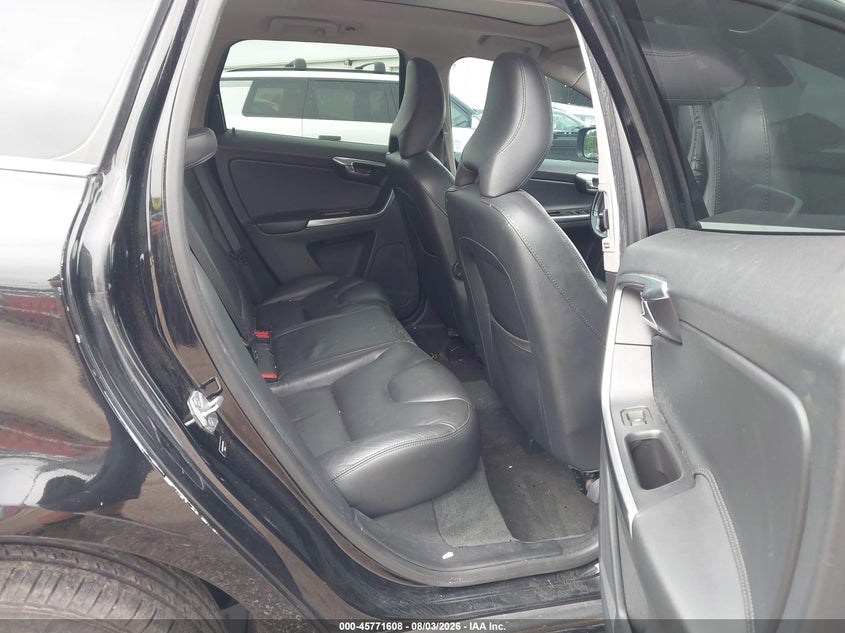 VOLVO XC60 - zdjęcie 8