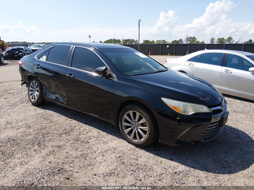 TOYOTA CAMRY - zdjęcie 1