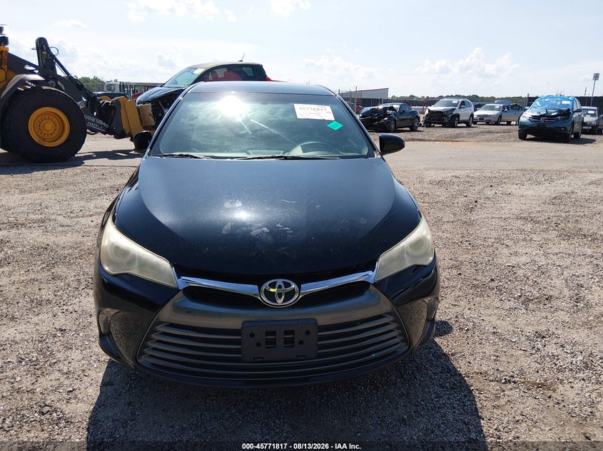 TOYOTA CAMRY - zdjęcie 13