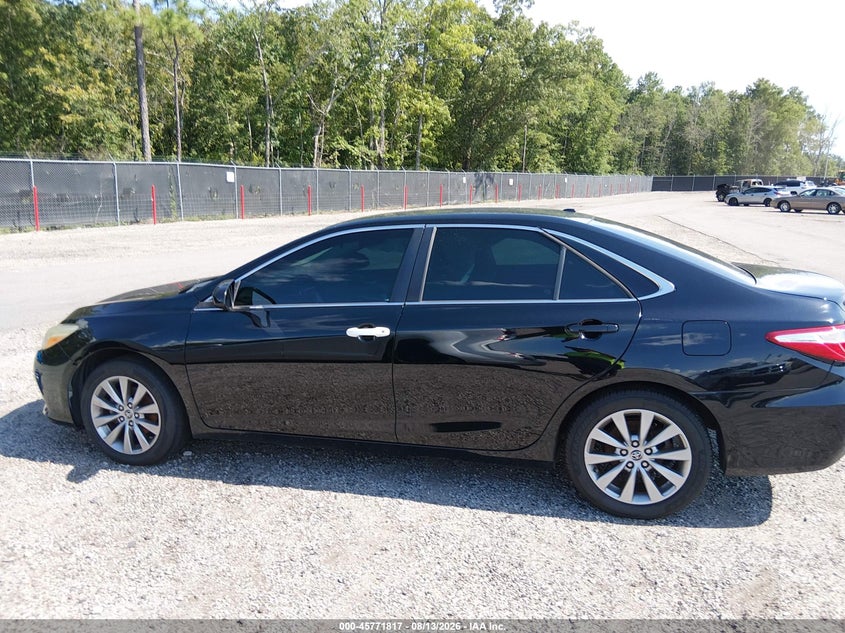 TOYOTA CAMRY - zdjęcie 15