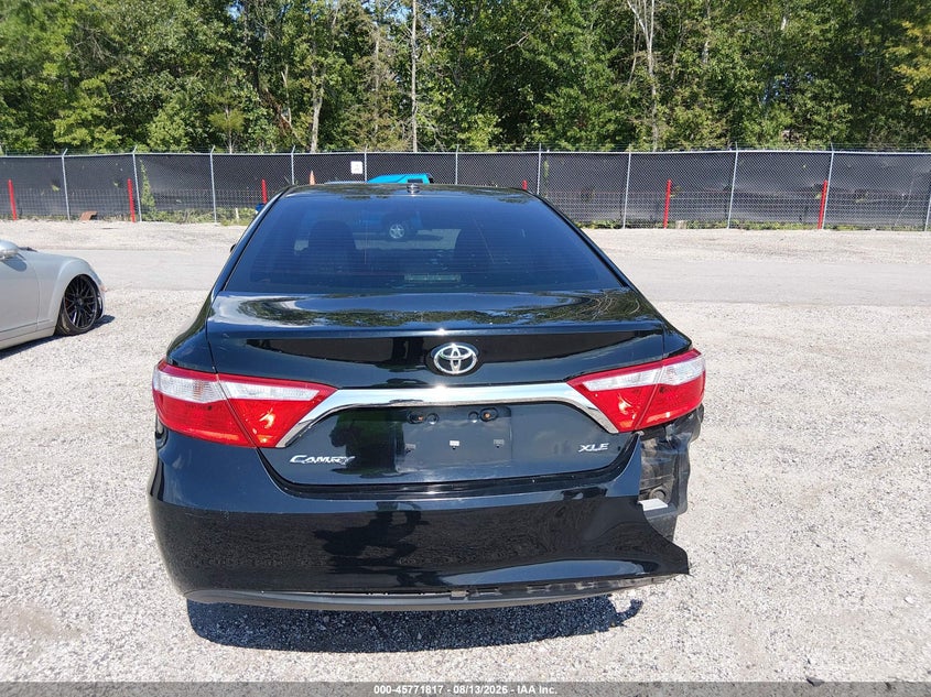 TOYOTA CAMRY - zdjęcie 17