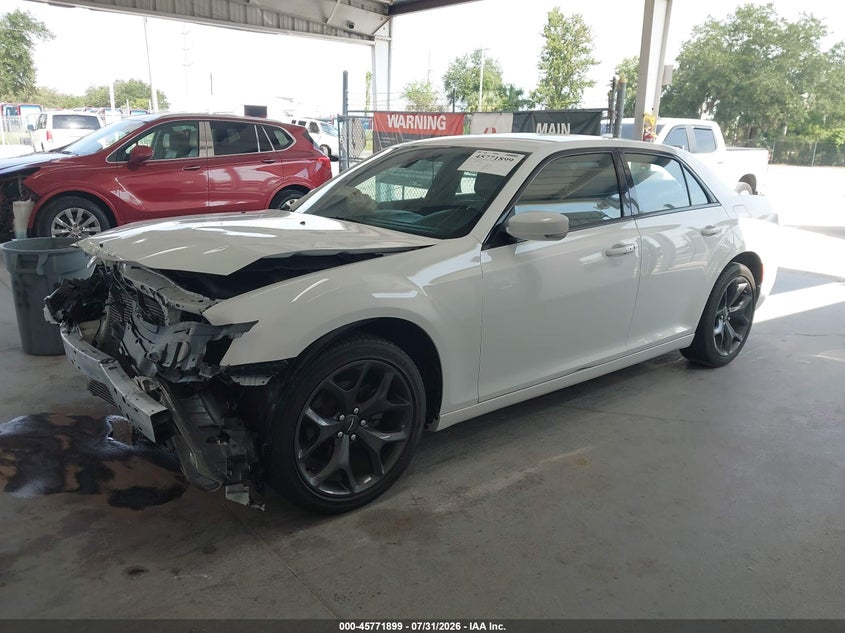 2021 CHRYSLER 300 auction photo 2