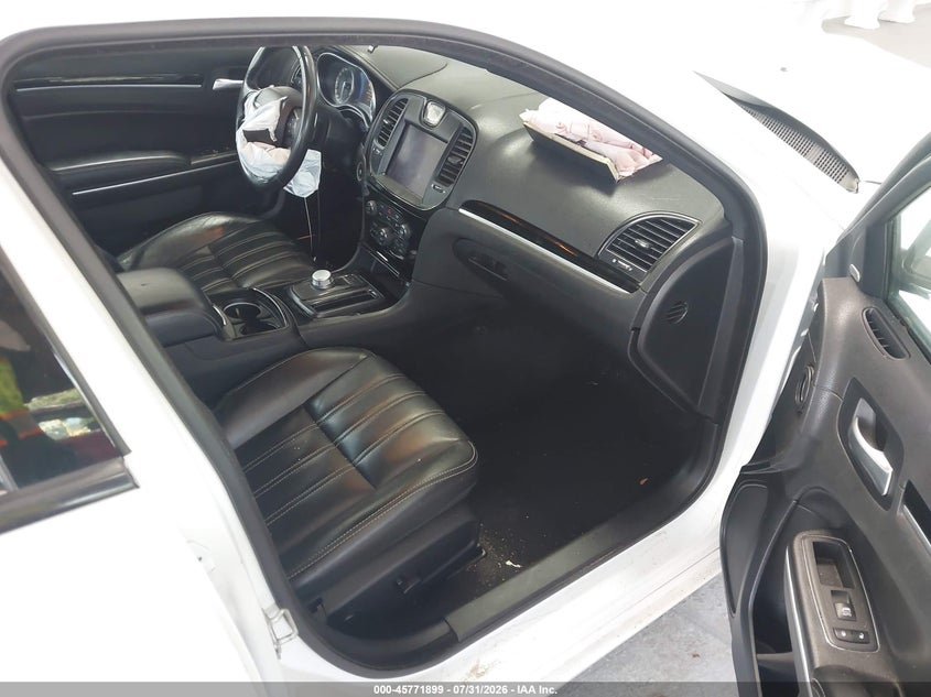 2021 CHRYSLER 300 auction photo 5