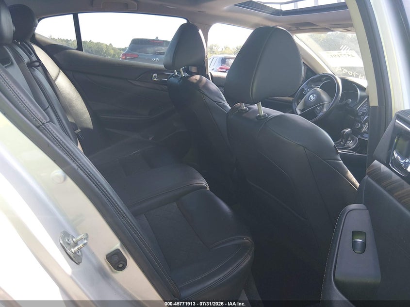 2017 NISSAN MAXIMA auction photo 8