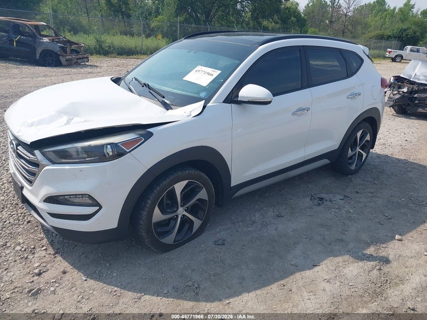 2017 Hyundai Tucson, Удар спереду, IAAI, VIN KM8J3CA26HU388560 — фото 2