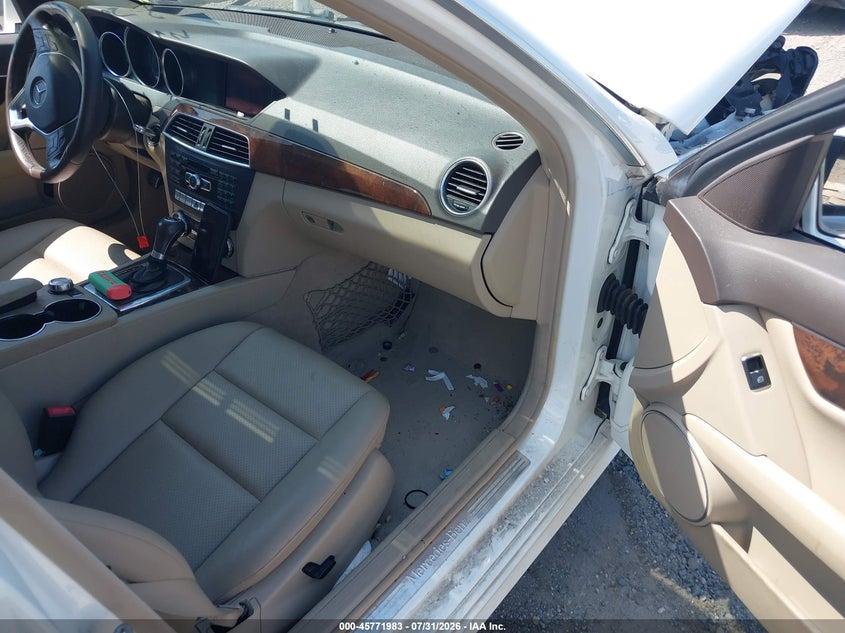 2014 MERCEDES-BENZ C 250 auction photo 5