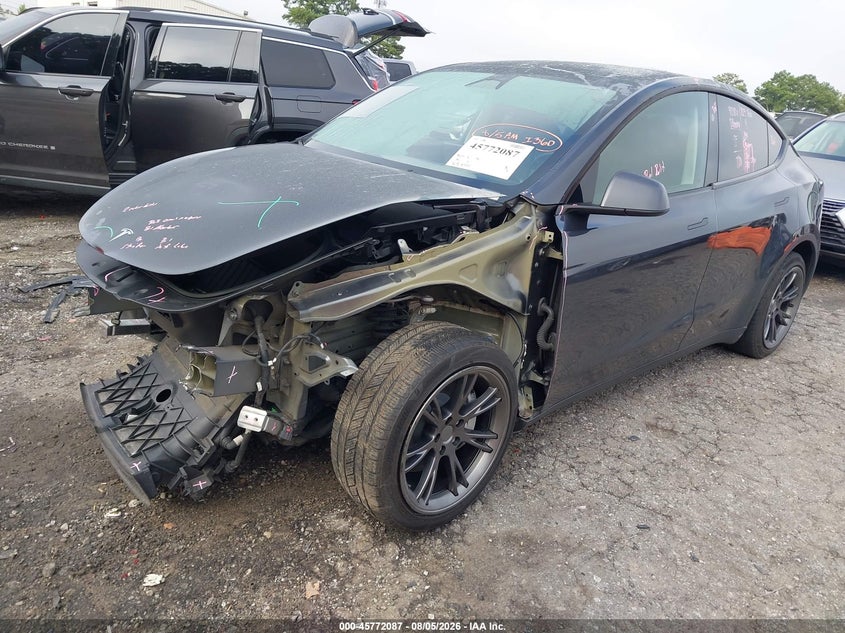 2025 TESLA MODEL Y auction photo 2