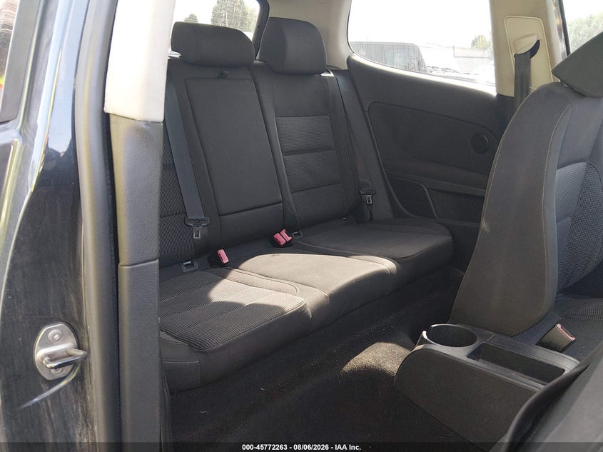 2012 VOLKSWAGEN GOLF auction photo 8