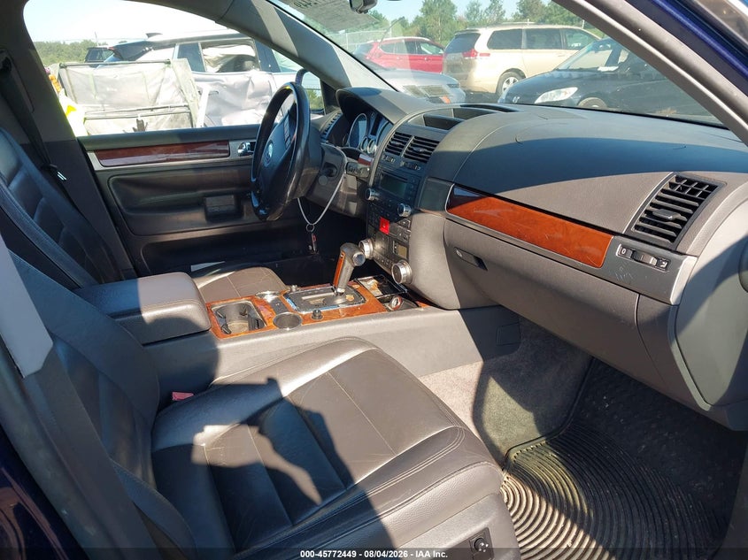 2004 VOLKSWAGEN TOUAREG auction photo 5