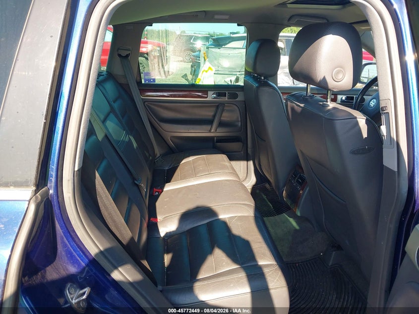2004 VOLKSWAGEN TOUAREG auction photo 8