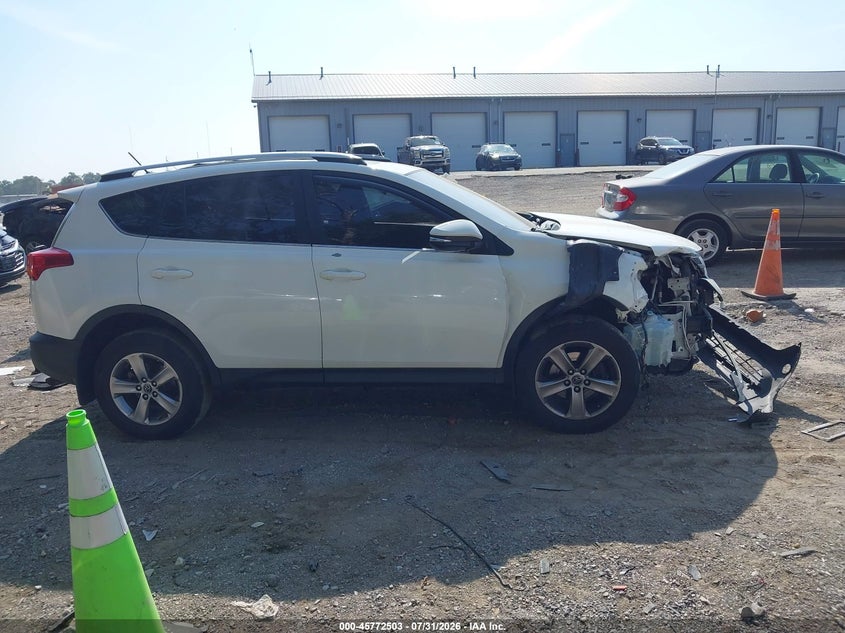 TOYOTA RAV4 - zdjęcie 14