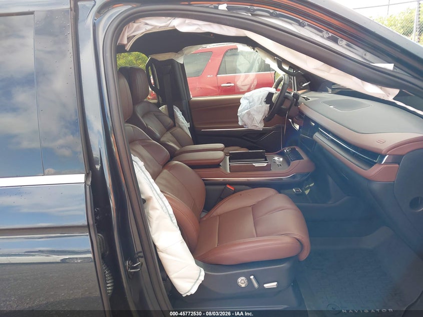 2026 LINCOLN NAVIGATOR auction photo 5