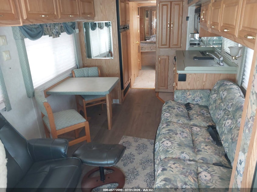 2001 ROADMASTER RAIL EXECUTIVE SIGNATURE auction photo 8