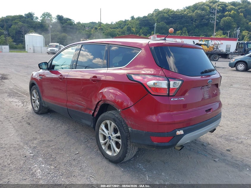 Vin: 1fmcu9gd3hud06415, lot: 46271431, ford escape se 20173