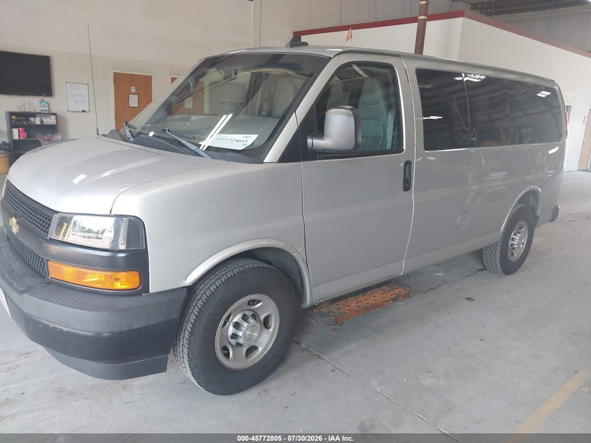 2019 CHEVROLET EXPRESS 2500 auction photo 2