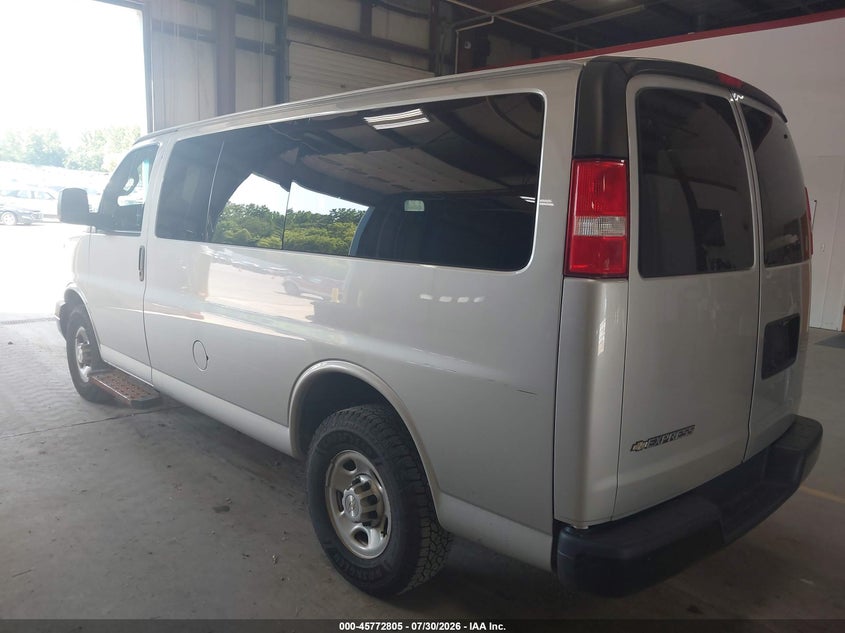 2019 CHEVROLET EXPRESS 2500 auction photo 3