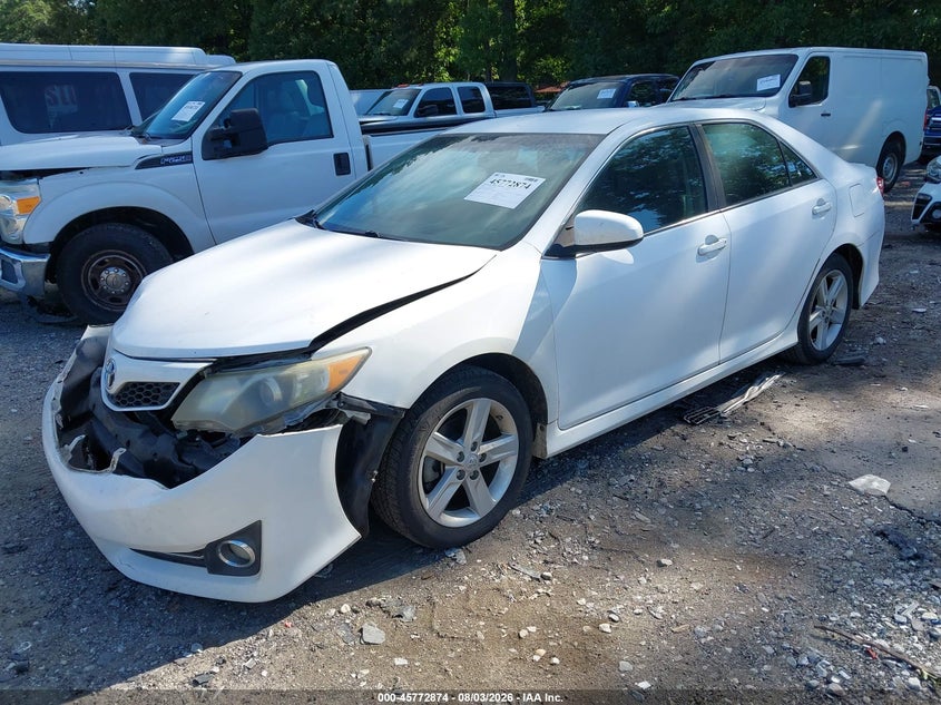 2014 TOYOTA CAMRY auction photo 2