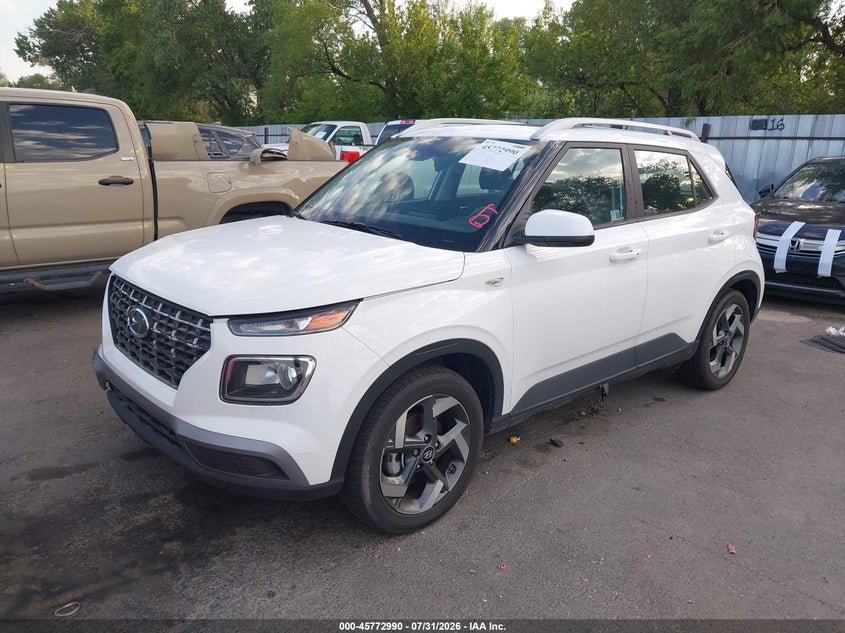 2024 HYUNDAI VENUE auction photo 2