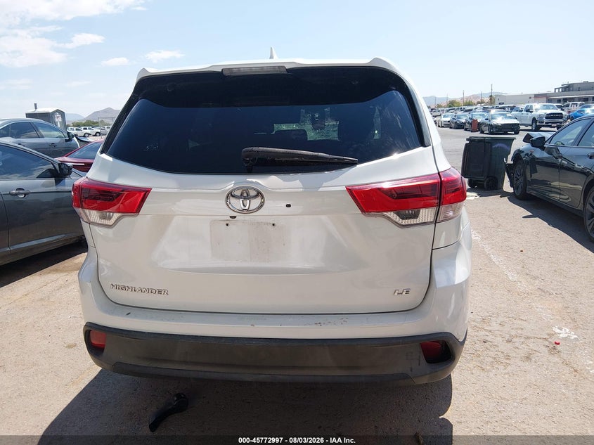 TOYOTA HIGHLANDER - zdjęcie 17