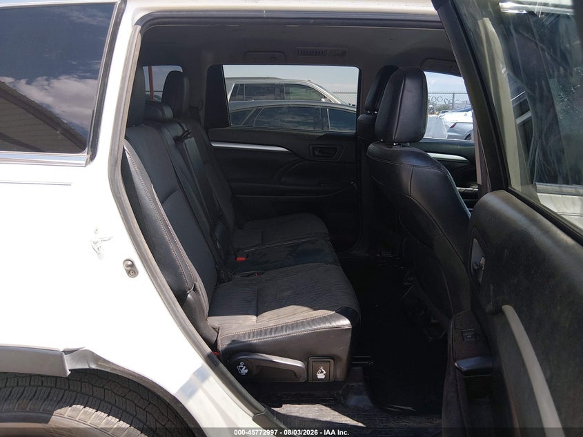 TOYOTA HIGHLANDER - zdjęcie 8