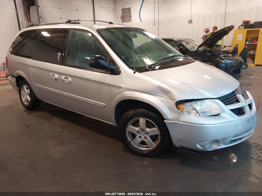 2005 DODGE GRAND CARAVAN auction photo 1