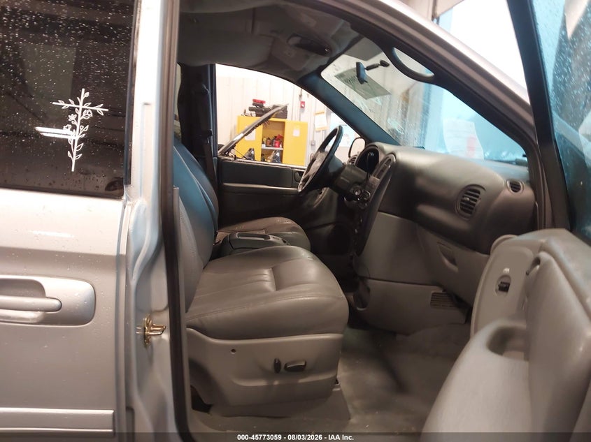 2005 DODGE GRAND CARAVAN auction photo 5