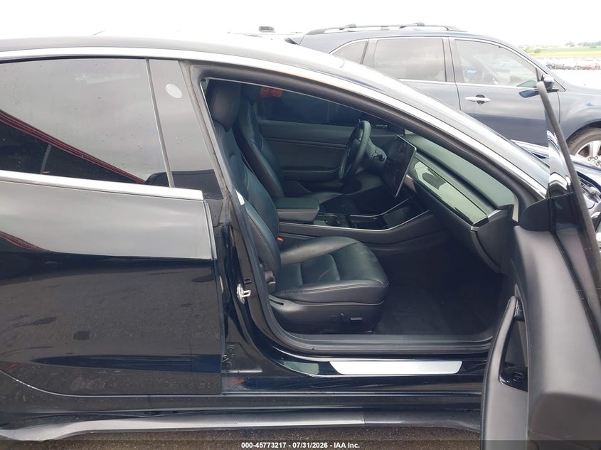 2019 TESLA MODEL 3 auction photo 5