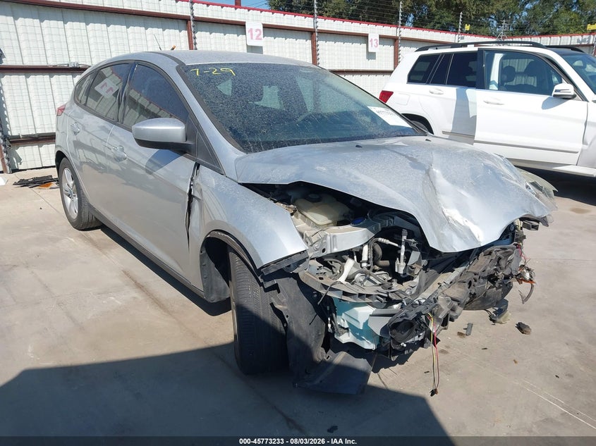 Vin: 1fahp3k27cl250116, lot: 46272013, ford focus se 2012 img_1