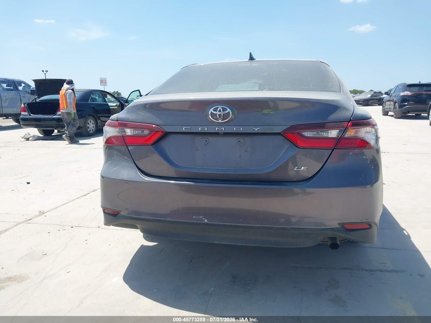 TOYOTA CAMRY - zdjęcie 17