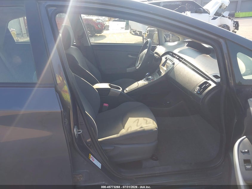 2012 TOYOTA PRIUS auction photo 5