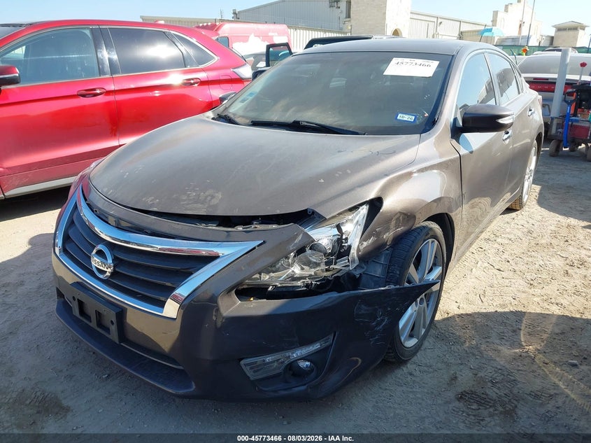 2013 Nissan Altima, Left Front, IAAI, VIN 1N4BL3AP4DC215162 — photo 2