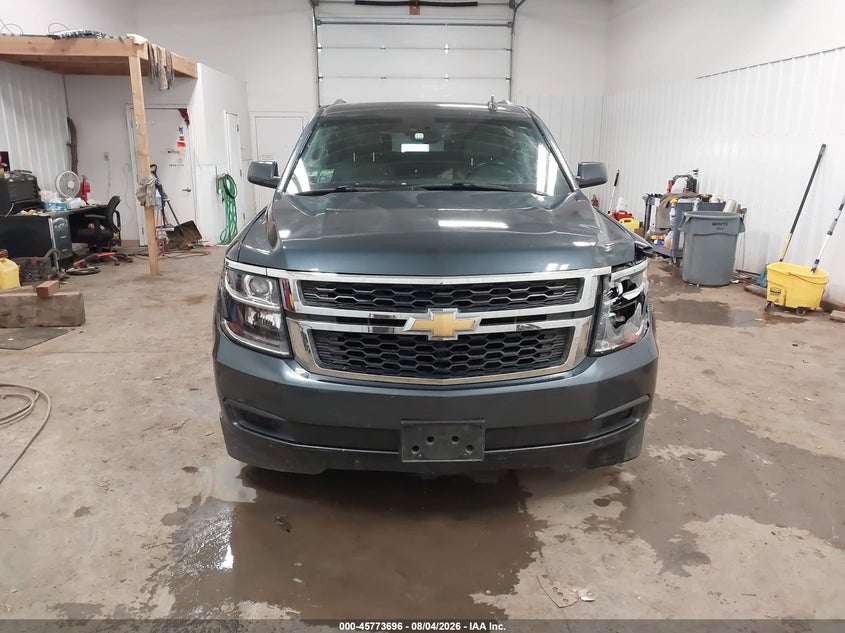 CHEVROLET SUBURBAN - zdjęcie 12