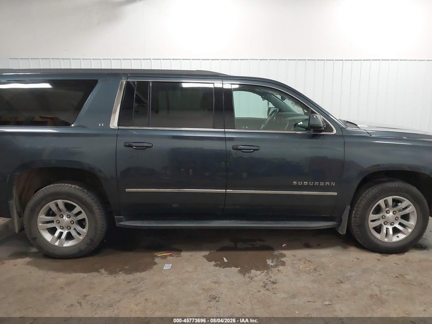 CHEVROLET SUBURBAN - zdjęcie 13
