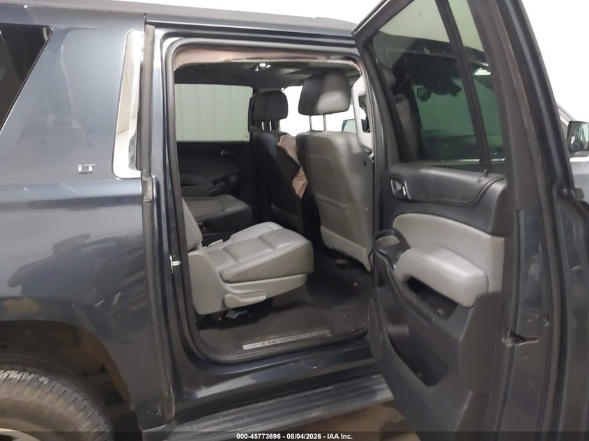 CHEVROLET SUBURBAN - zdjęcie 8