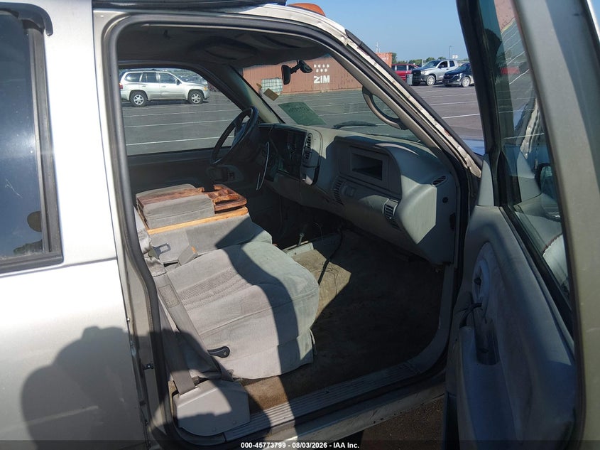 1999 CHEVROLET C/K 3500 auction photo 5