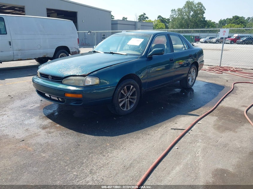1996 TOYOTA CAMRY auction photo 2