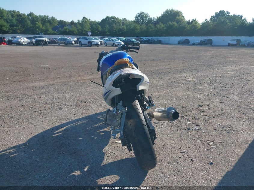 2002 SUZUKI GSX600 auction photo 6