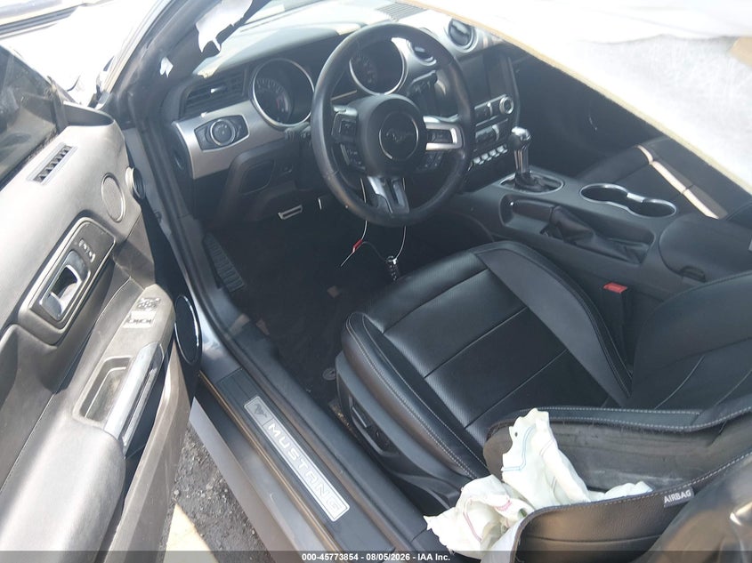 FORD MUSTANG - zdjęcie 18